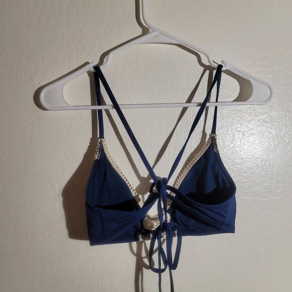 LUCKY BRAND Swim sz M GUC Navy Blue Cream Crochet Criss Cross Back Bikini Top - Picture 9 of 9